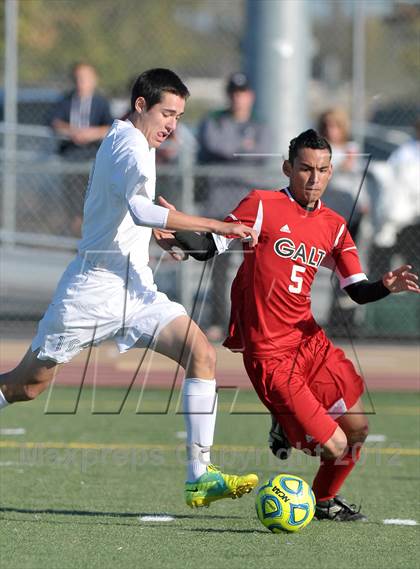 Thumbnail 2 in Galt vs. Vista del Lago (CIF SJS D4 Final) photogallery.
