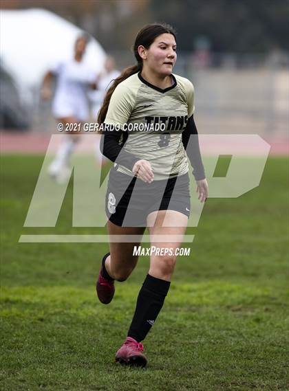 Thumbnail 2 in Central Catholic vs Chavez (Ver Gebhardt Champions Cup) photogallery.