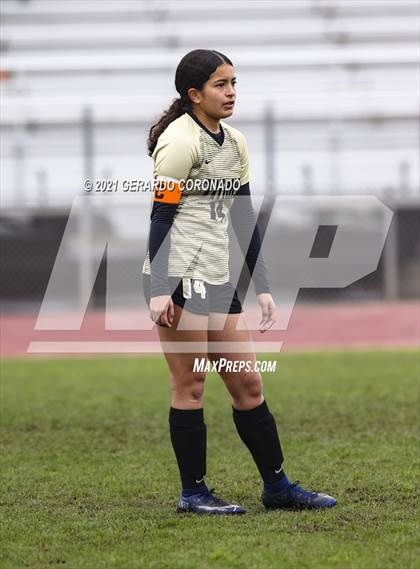 Thumbnail 3 in Central Catholic vs Chavez (Ver Gebhardt Champions Cup) photogallery.