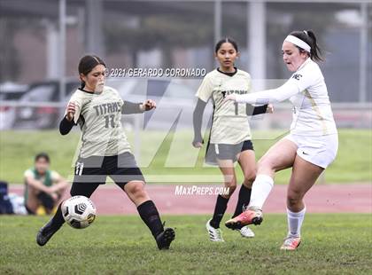 Thumbnail 2 in Central Catholic vs Chavez (Ver Gebhardt Champions Cup) photogallery.