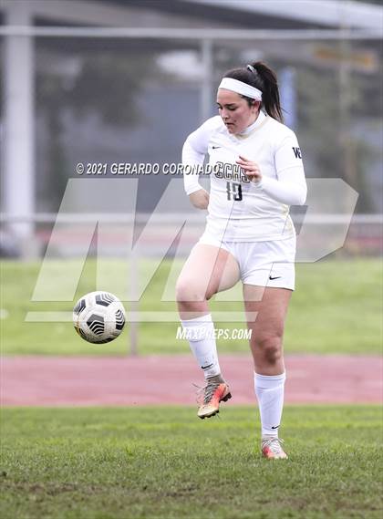 Thumbnail 1 in Central Catholic vs Chavez (Ver Gebhardt Champions Cup) photogallery.