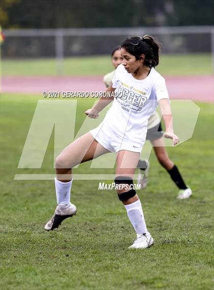 Thumbnail 1 in Central Catholic vs Chavez (Ver Gebhardt Champions Cup) photogallery.