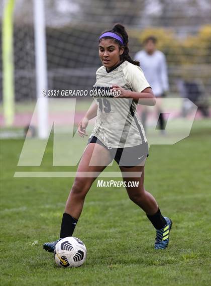 Thumbnail 3 in Central Catholic vs Chavez (Ver Gebhardt Champions Cup) photogallery.