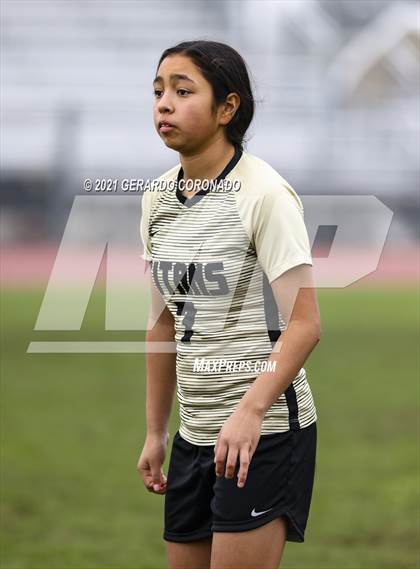 Thumbnail 1 in Central Catholic vs Chavez (Ver Gebhardt Champions Cup) photogallery.