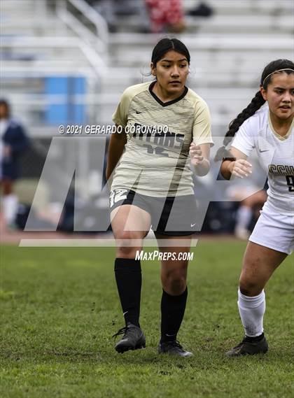 Thumbnail 3 in Central Catholic vs Chavez (Ver Gebhardt Champions Cup) photogallery.