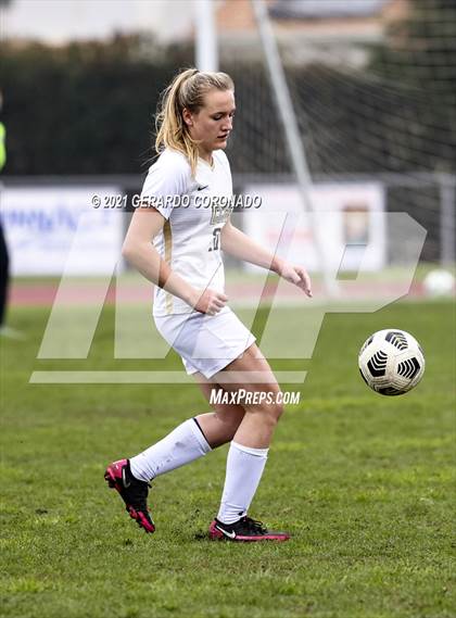 Thumbnail 2 in Central Catholic vs Chavez (Ver Gebhardt Champions Cup) photogallery.