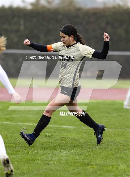 Thumbnail 2 in Central Catholic vs Chavez (Ver Gebhardt Champions Cup) photogallery.