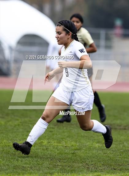 Thumbnail 2 in Central Catholic vs Chavez (Ver Gebhardt Champions Cup) photogallery.