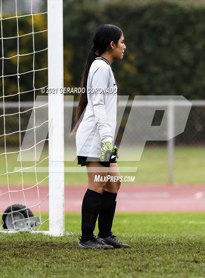 Thumbnail 3 in Central Catholic vs Chavez (Ver Gebhardt Champions Cup) photogallery.