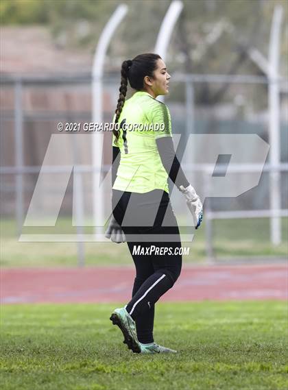 Thumbnail 2 in Central Catholic vs Chavez (Ver Gebhardt Champions Cup) photogallery.