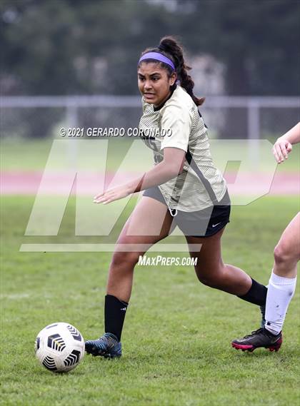 Thumbnail 2 in Central Catholic vs Chavez (Ver Gebhardt Champions Cup) photogallery.