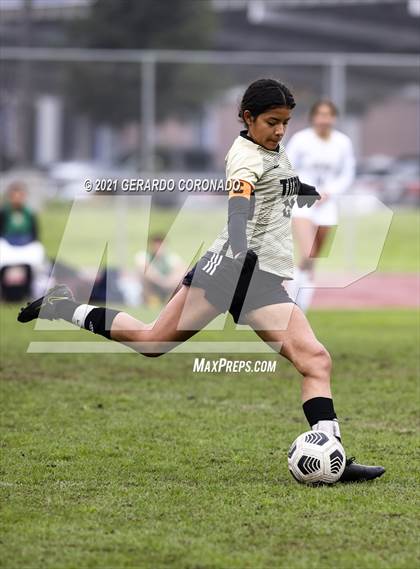 Thumbnail 1 in Central Catholic vs Chavez (Ver Gebhardt Champions Cup) photogallery.