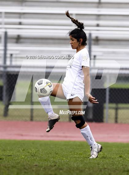 Thumbnail 1 in Central Catholic vs Chavez (Ver Gebhardt Champions Cup) photogallery.