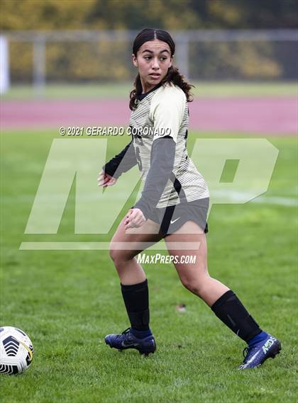 Thumbnail 2 in Central Catholic vs Chavez (Ver Gebhardt Champions Cup) photogallery.