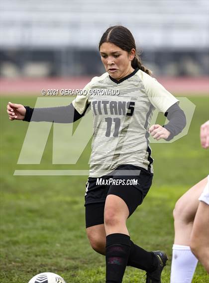 Thumbnail 2 in Central Catholic vs Chavez (Ver Gebhardt Champions Cup) photogallery.