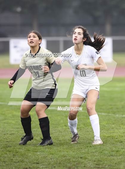 Thumbnail 2 in Central Catholic vs Chavez (Ver Gebhardt Champions Cup) photogallery.