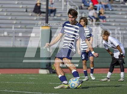 Thumbnail 2 in El Segundo vs Segerstrom (South High Holiday Soccer Tournament) photogallery.