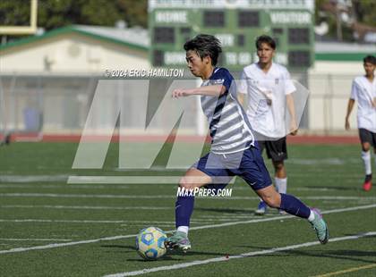Thumbnail 1 in El Segundo vs Segerstrom (South High Holiday Soccer Tournament) photogallery.
