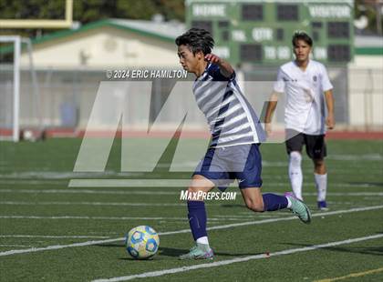 Thumbnail 3 in El Segundo vs Segerstrom (South High Holiday Soccer Tournament) photogallery.