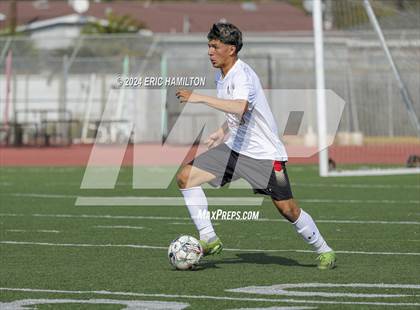 Thumbnail 3 in El Segundo vs Segerstrom (South High Holiday Soccer Tournament) photogallery.