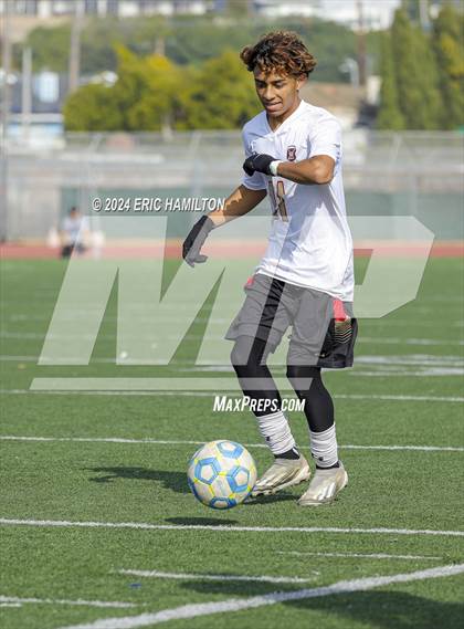 Thumbnail 1 in El Segundo vs Segerstrom (South High Holiday Soccer Tournament) photogallery.