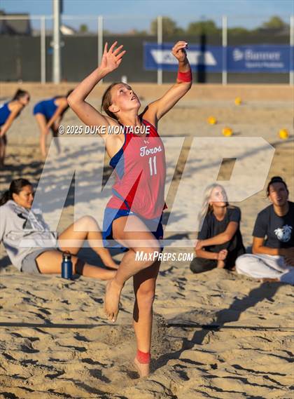 Thumbnail 3 in Queen Creek vs. Mountain View (AIA 6A Pairs D-I RD2) photogallery.