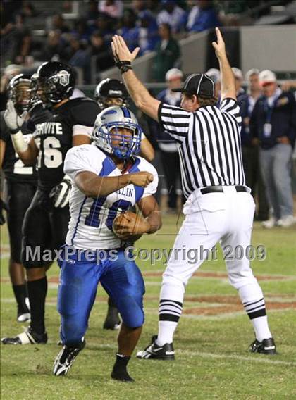 Thumbnail 3 in Rocklin vs. Servite (CIF State D2 Final) photogallery.