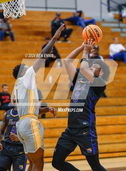 Thumbnail 1 in Chattahoochee @ Central Gwinnett (OTR Hoops:  Thanksgiving Showcase) photogallery.