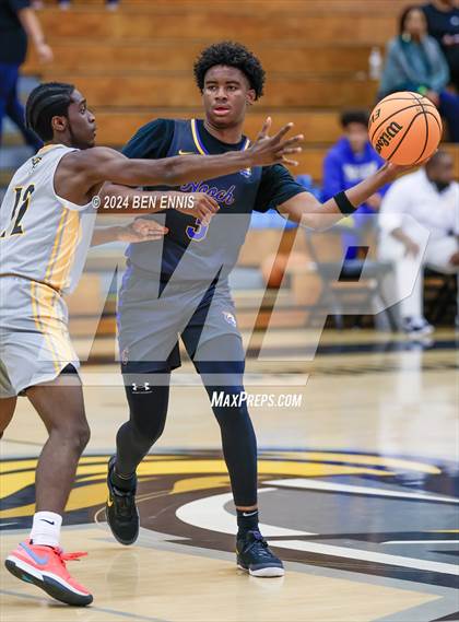 Thumbnail 3 in Chattahoochee @ Central Gwinnett (OTR Hoops:  Thanksgiving Showcase) photogallery.