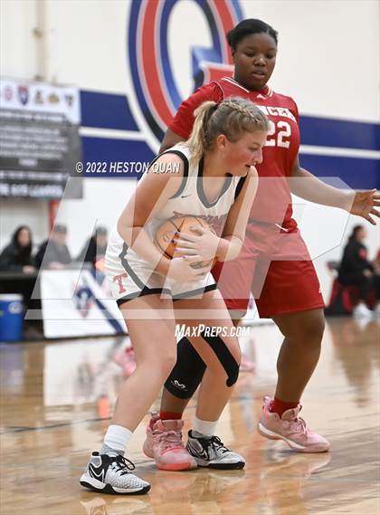 Thumbnail 2 in San Clemente vs. Orange Lutheran (Oxford Tournament) photogallery.