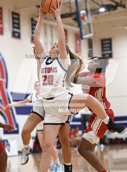 Thumbnail 3 in San Clemente vs. Orange Lutheran (Oxford Tournament) photogallery.