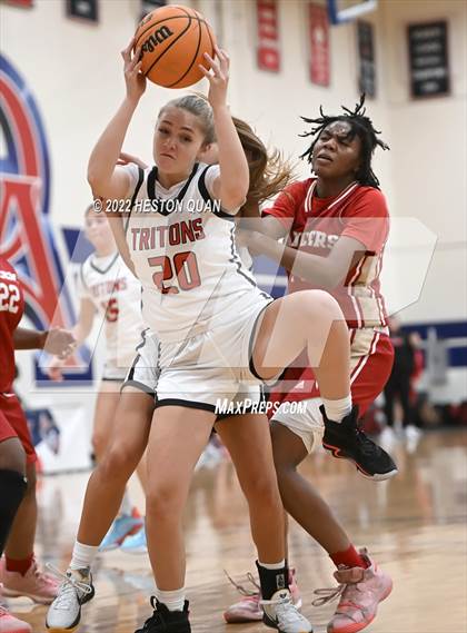 Thumbnail 2 in San Clemente vs. Orange Lutheran (Oxford Tournament) photogallery.