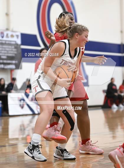 Thumbnail 3 in San Clemente vs. Orange Lutheran (Oxford Tournament) photogallery.
