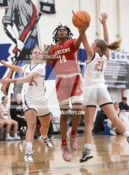 Thumbnail 2 in San Clemente vs. Orange Lutheran (Oxford Tournament) photogallery.