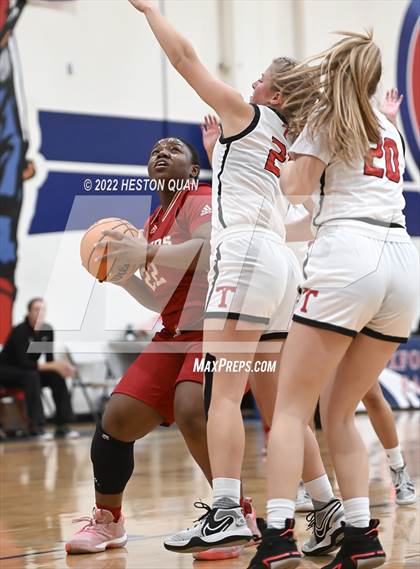 Thumbnail 2 in San Clemente vs. Orange Lutheran (Oxford Tournament) photogallery.