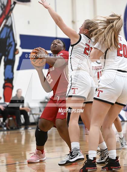 Thumbnail 3 in San Clemente vs. Orange Lutheran (Oxford Tournament) photogallery.