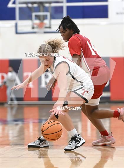 Thumbnail 3 in San Clemente vs. Orange Lutheran (Oxford Tournament) photogallery.