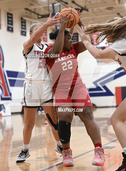 Thumbnail 3 in San Clemente vs. Orange Lutheran (Oxford Tournament) photogallery.