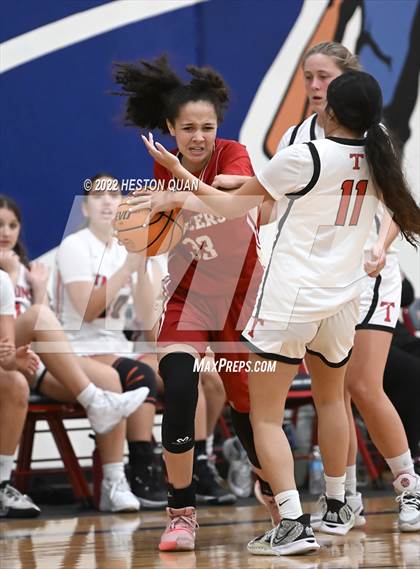 Thumbnail 3 in San Clemente vs. Orange Lutheran (Oxford Tournament) photogallery.