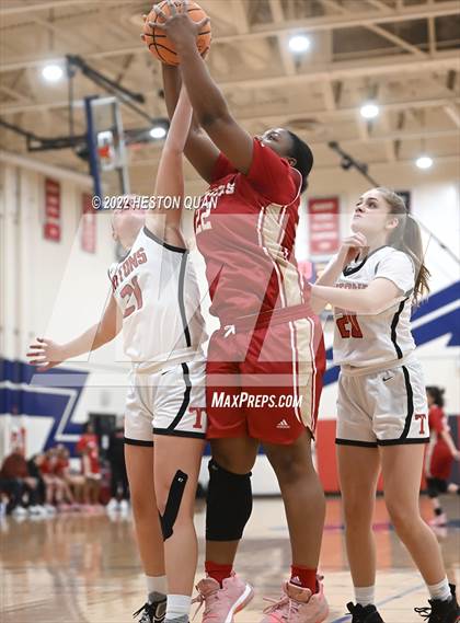 Thumbnail 2 in San Clemente vs. Orange Lutheran (Oxford Tournament) photogallery.