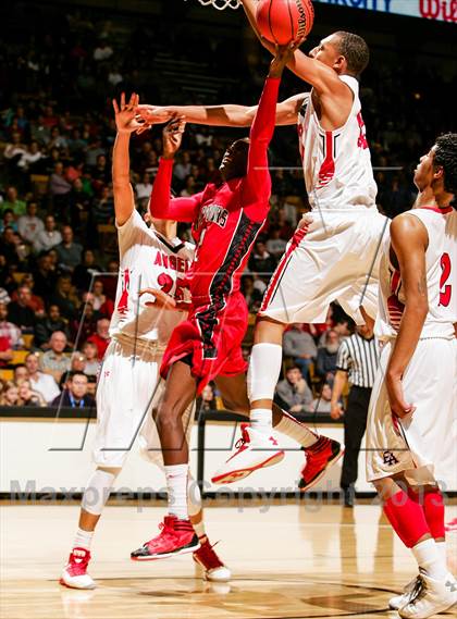 Thumbnail 1 in Denver East vs. Eaglecrest (CHSAA 5A Final) photogallery.