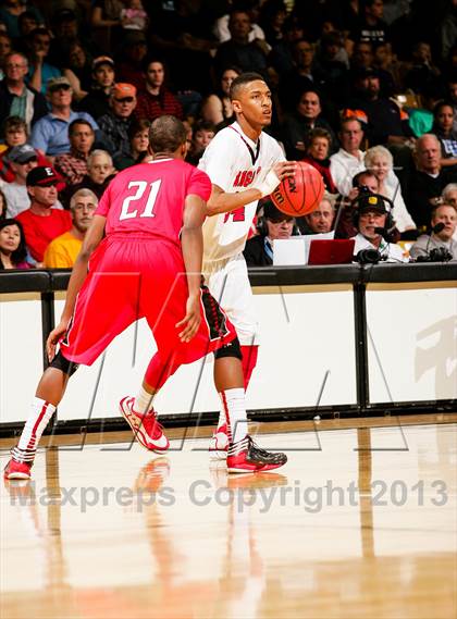 Thumbnail 3 in Denver East vs. Eaglecrest (CHSAA 5A Final) photogallery.
