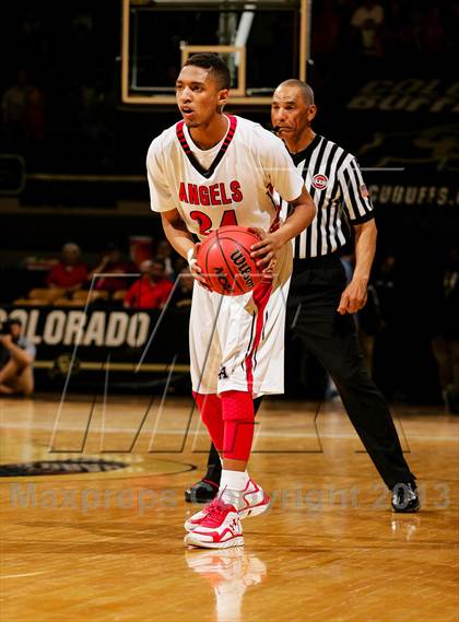Thumbnail 1 in Denver East vs. Eaglecrest (CHSAA 5A Final) photogallery.
