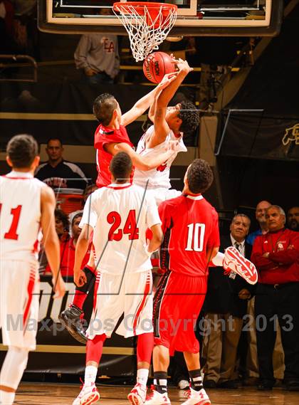 Thumbnail 3 in Denver East vs. Eaglecrest (CHSAA 5A Final) photogallery.