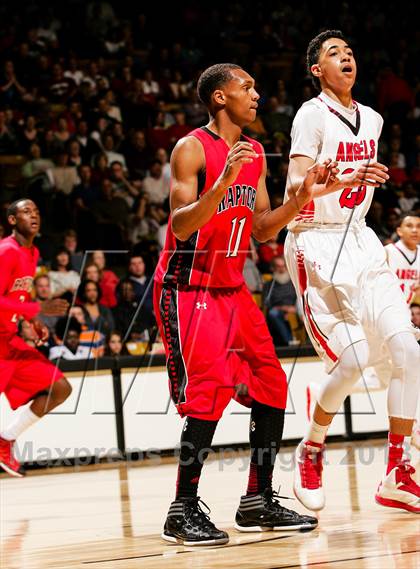 Thumbnail 3 in Denver East vs. Eaglecrest (CHSAA 5A Final) photogallery.
