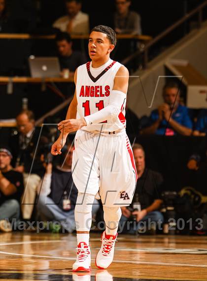Thumbnail 3 in Denver East vs. Eaglecrest (CHSAA 5A Final) photogallery.