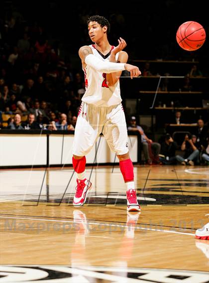 Thumbnail 1 in Denver East vs. Eaglecrest (CHSAA 5A Final) photogallery.