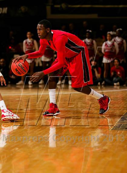 Thumbnail 2 in Denver East vs. Eaglecrest (CHSAA 5A Final) photogallery.