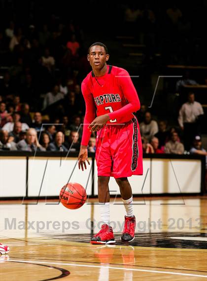 Thumbnail 1 in Denver East vs. Eaglecrest (CHSAA 5A Final) photogallery.