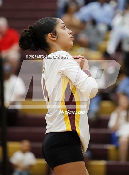 Thumbnail 2 in JV: Notre Dame Prep @ Mountain Pointe photogallery.